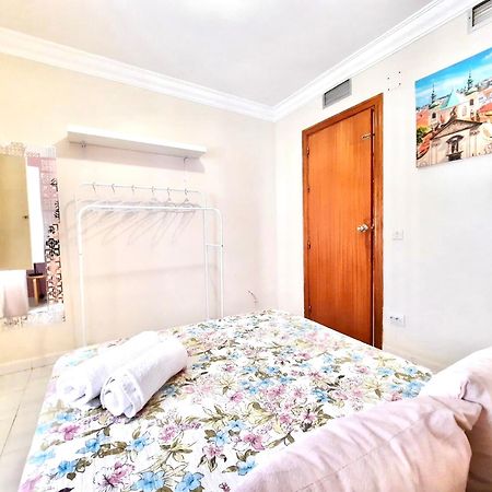 Budget And Cute Rooms With Balcony Sevilla Center 外观 照片
