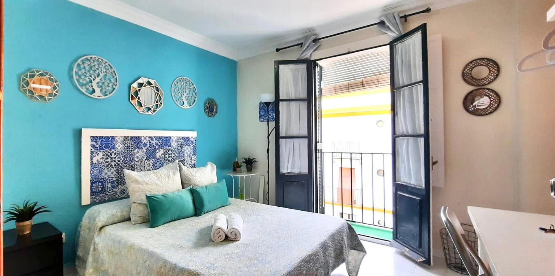 Budget And Cute Rooms With Balcony Sevilla Center 外观 照片