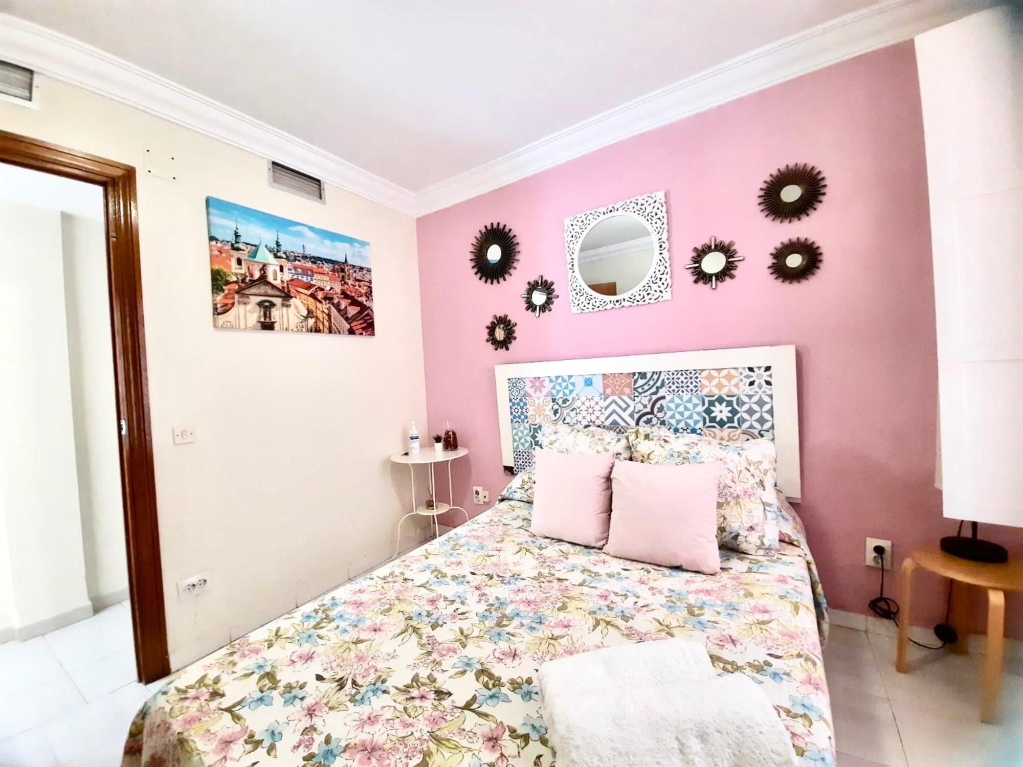 Budget And Cute Rooms With Balcony Sevilla Center 外观 照片