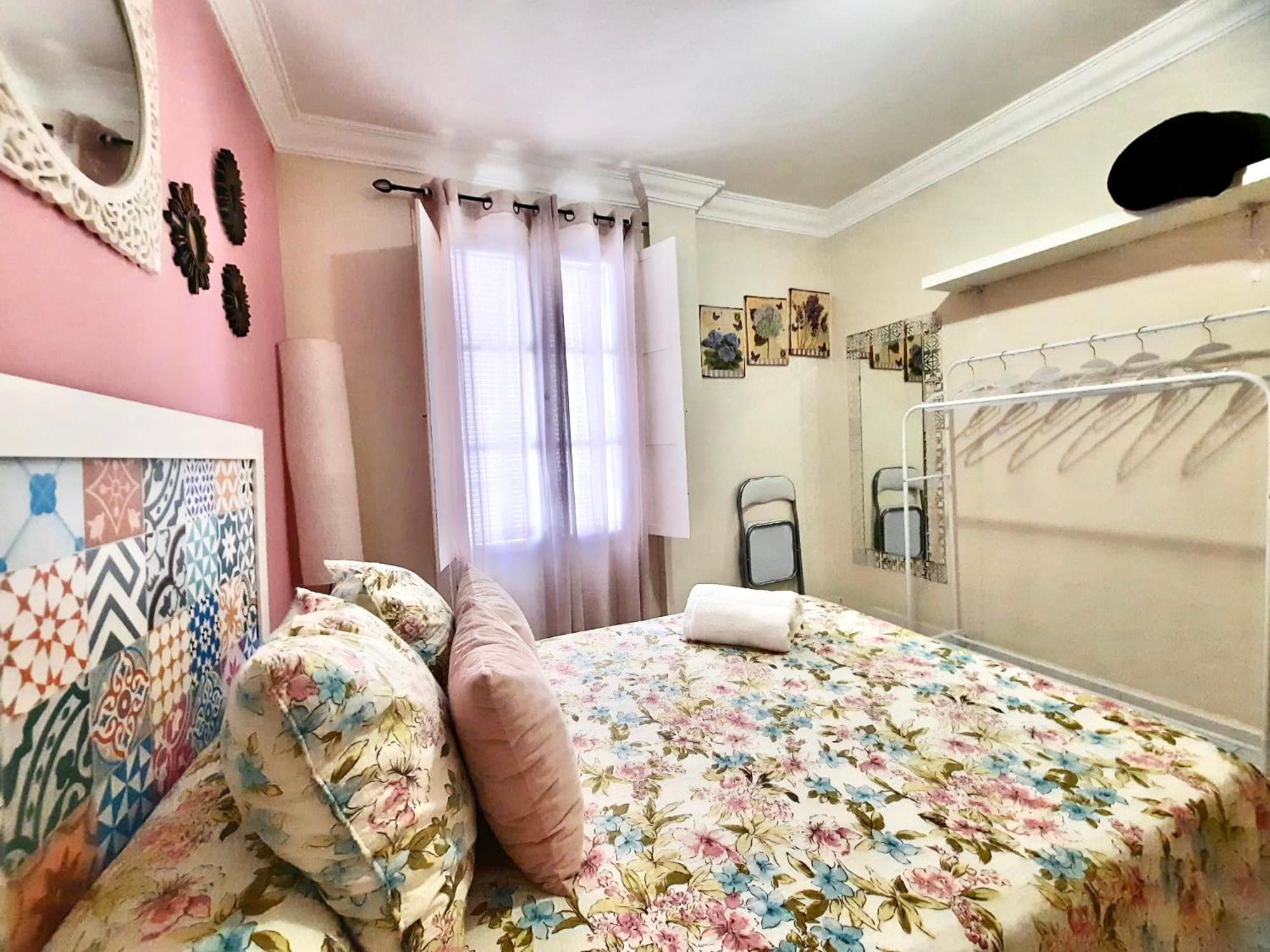 Budget And Cute Rooms With Balcony Sevilla Center 外观 照片