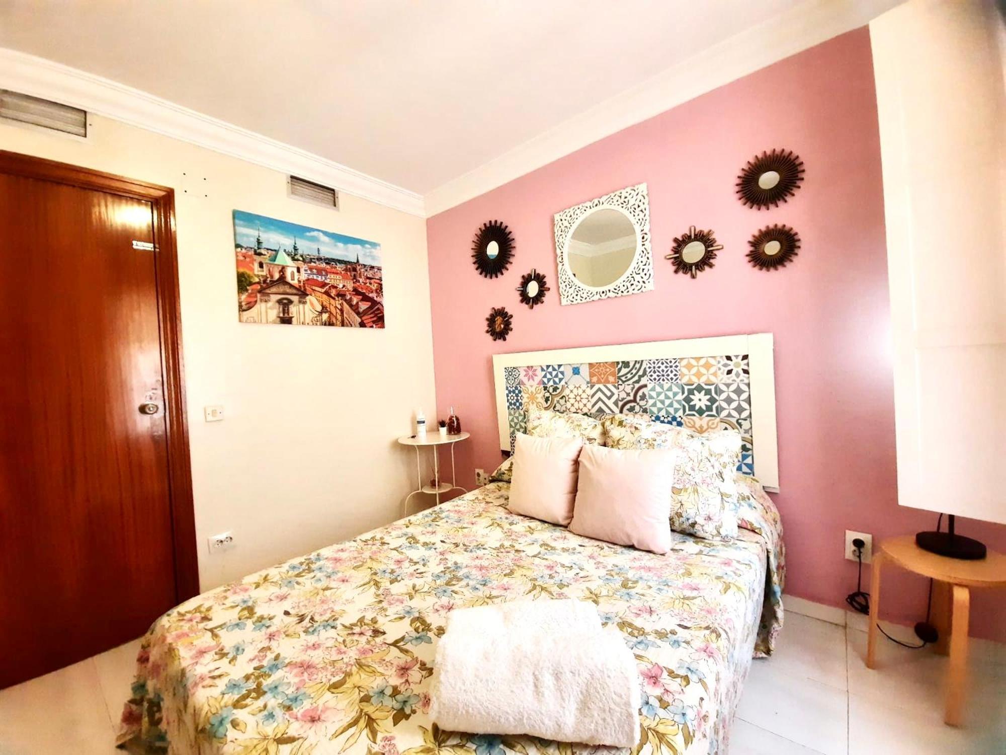 Budget And Cute Rooms With Balcony Sevilla Center 外观 照片