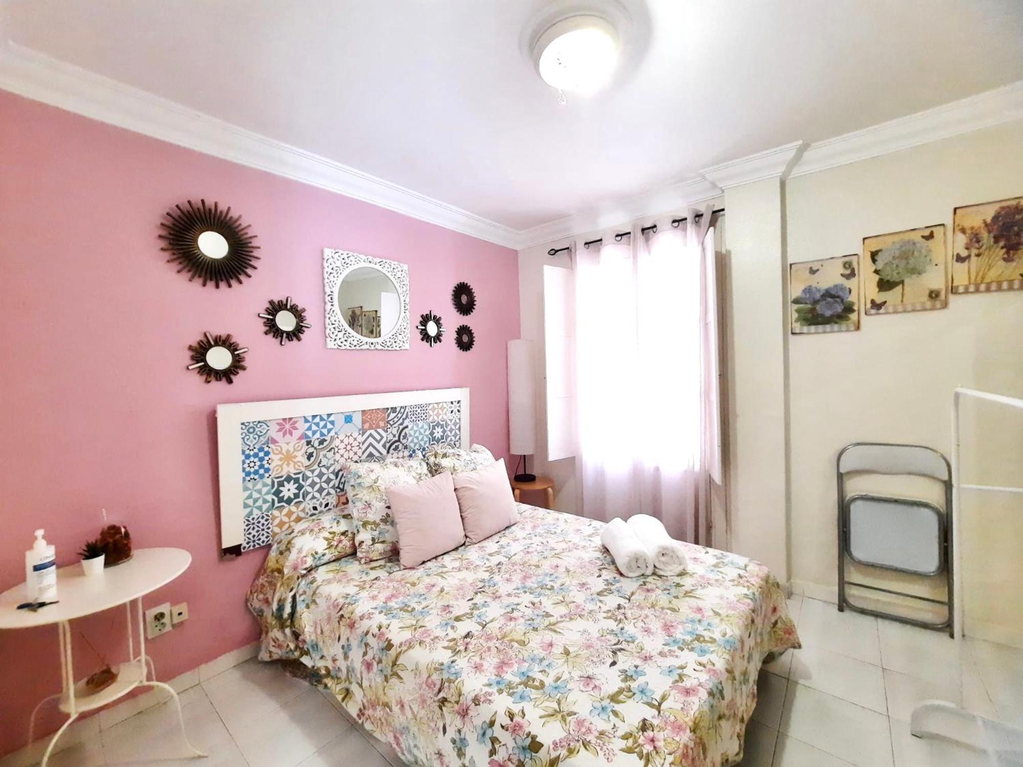 Budget And Cute Rooms With Balcony Sevilla Center 外观 照片