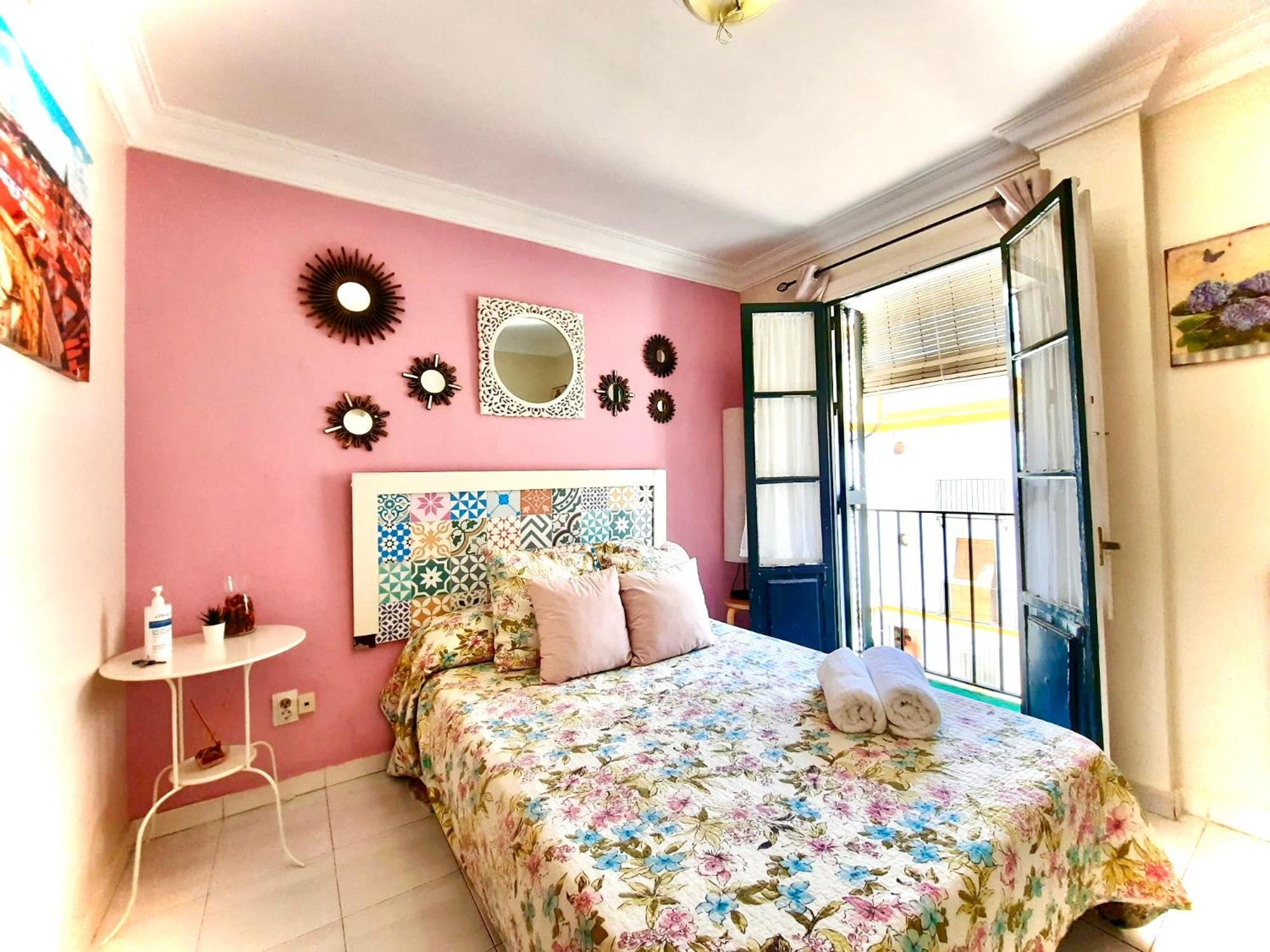 Budget And Cute Rooms With Balcony Sevilla Center 外观 照片