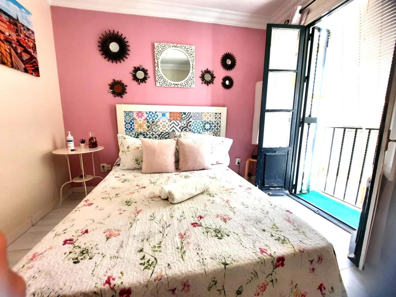 Budget And Cute Rooms With Balcony Sevilla Center 外观 照片
