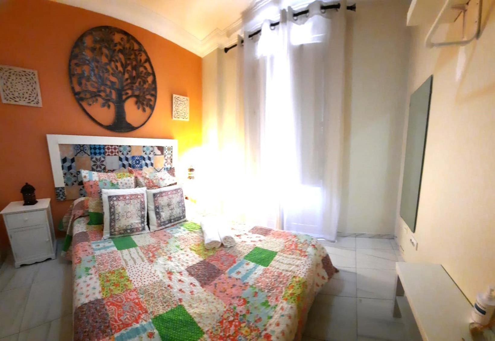 Budget And Cute Rooms With Balcony Sevilla Center 外观 照片