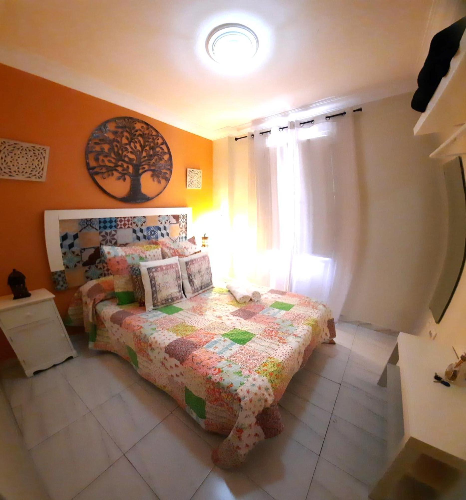Budget And Cute Rooms With Balcony Sevilla Center 外观 照片