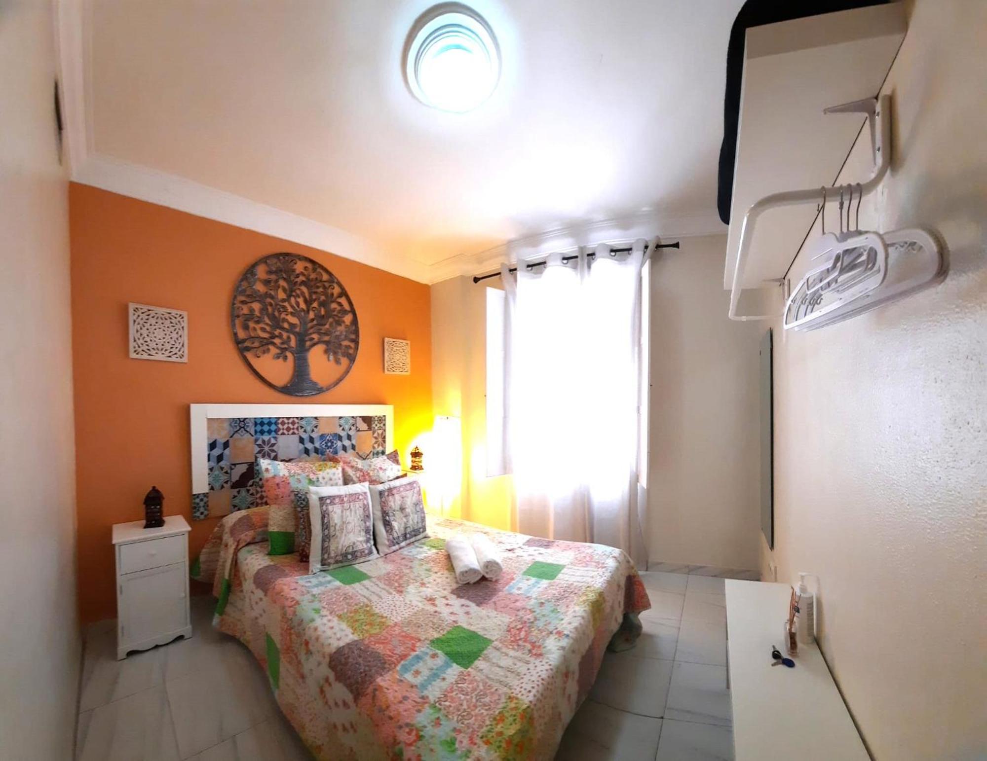 Budget And Cute Rooms With Balcony Sevilla Center 外观 照片