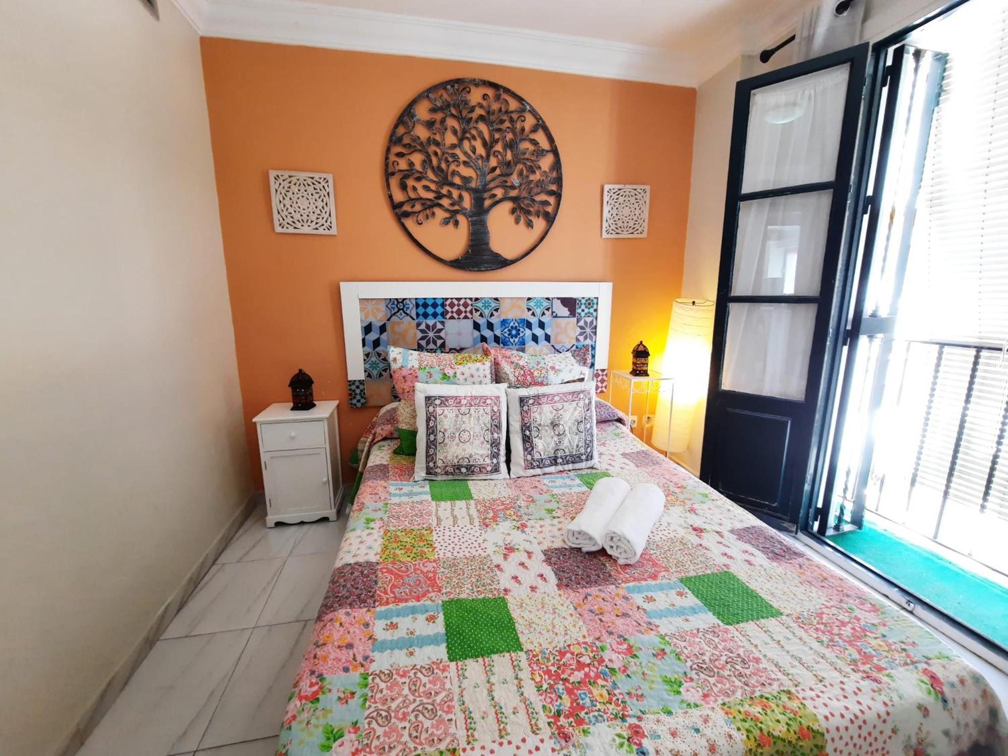 Budget And Cute Rooms With Balcony Sevilla Center 外观 照片