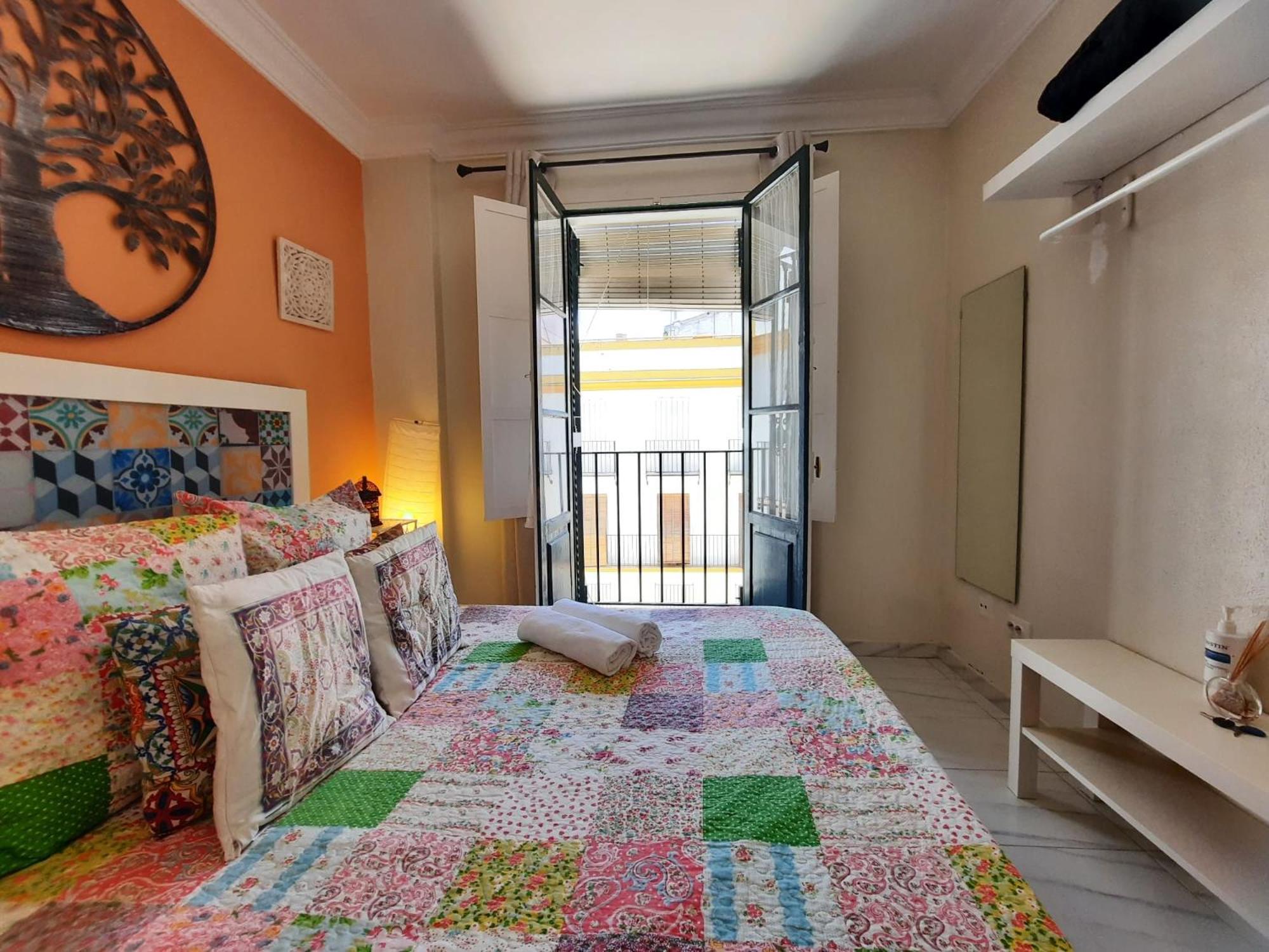 Budget And Cute Rooms With Balcony Sevilla Center 外观 照片