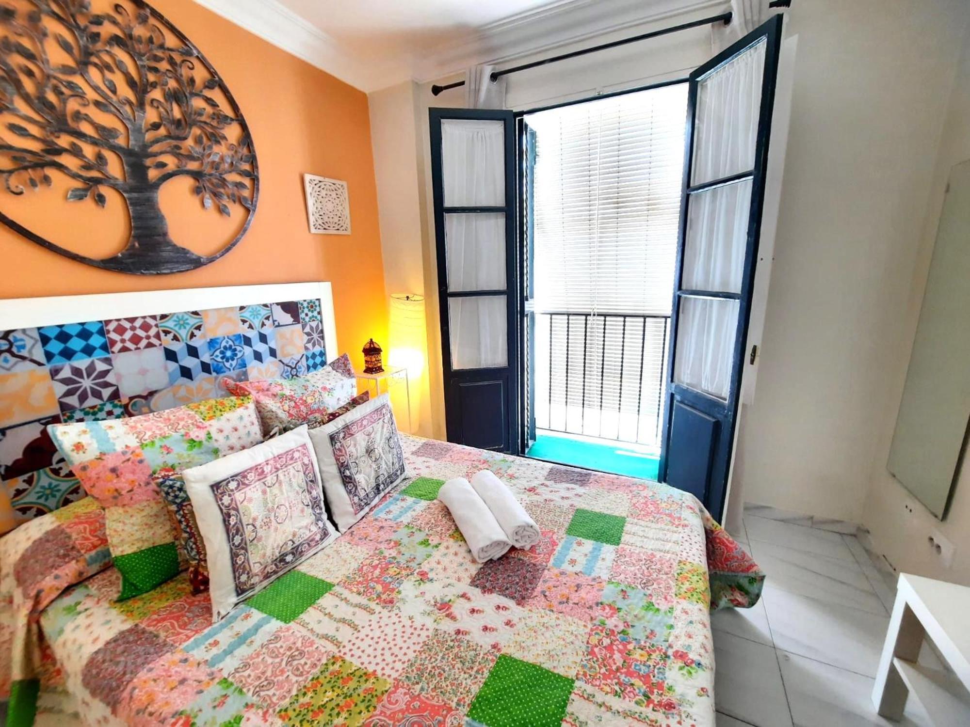 Budget And Cute Rooms With Balcony Sevilla Center 外观 照片